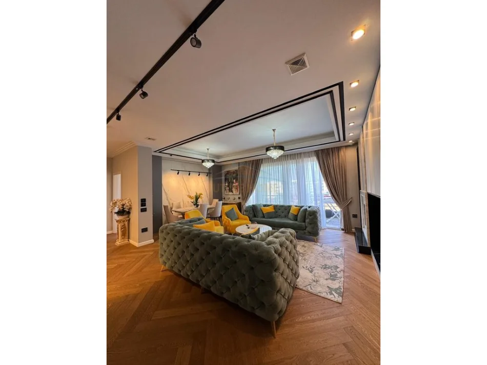 Tirane, jepet me qera apartament 2+1 Kati 5, 124 m² 2.000 € (Liqeni i thate)