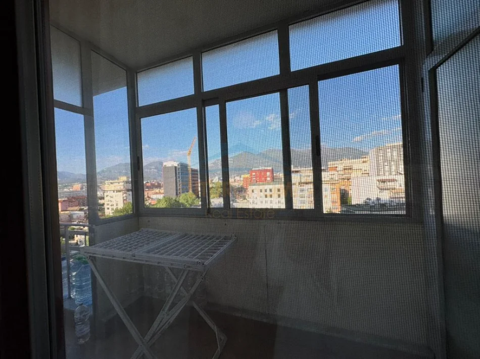Tirane, shitet apartament 2+1 Kati 8, 104 m² 230.000 € (rruga barrikadave)