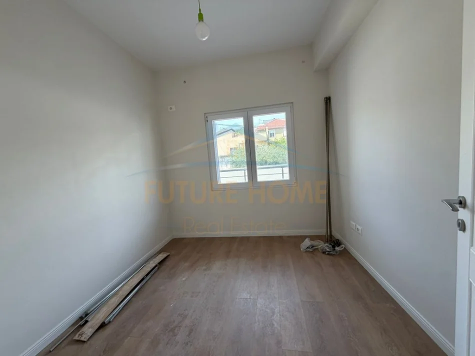 Durres, shitet apartament 2+1+Ballkon Kati 1, 124.800 € 