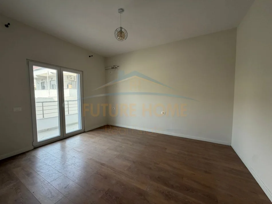 Durres, shitet apartament 2+1+Ballkon Kati 1, 124.800 € 