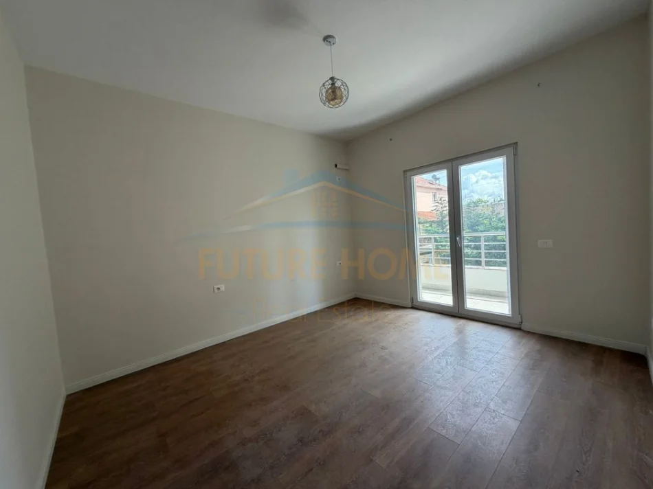 Durres, shitet apartament 2+1+Ballkon Kati 1, 124.800 € 