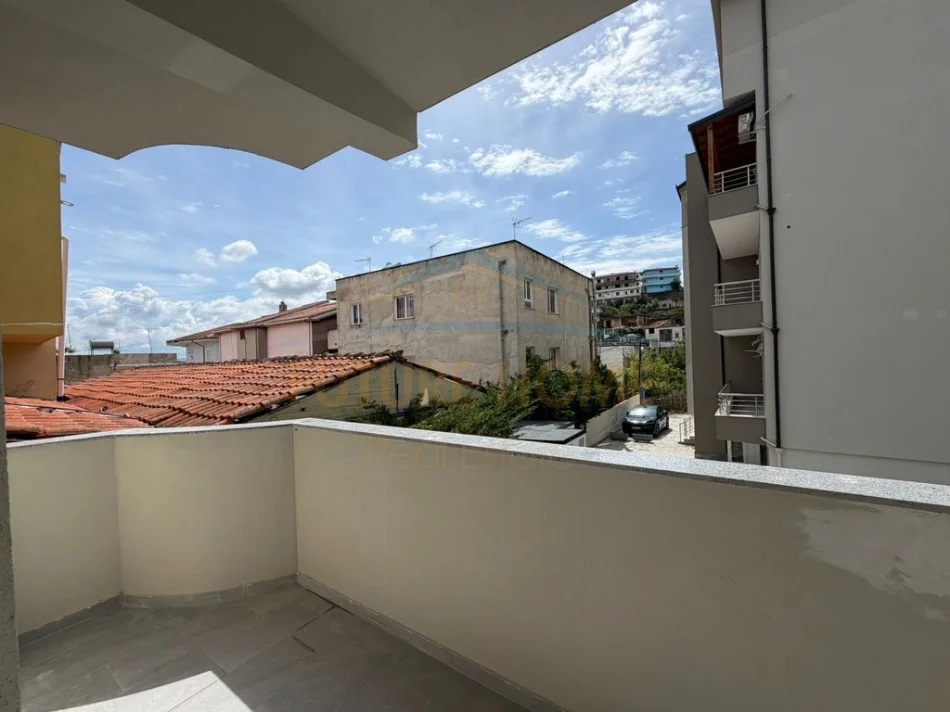 Durres, shitet apartament 1+1+Ballkon Kati 1, 89 m² 100.000 € 