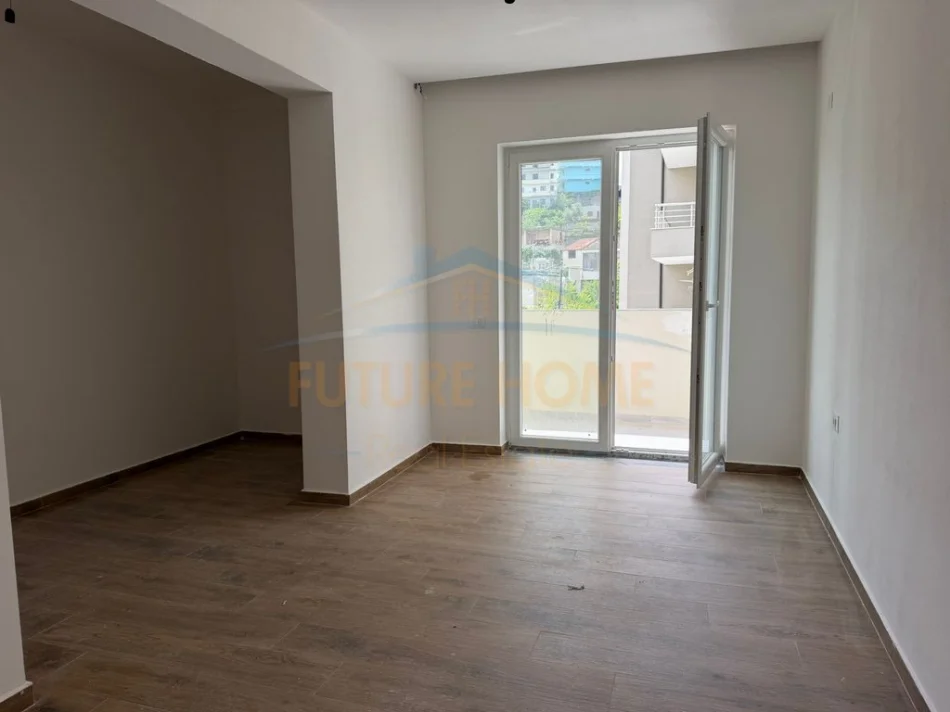 Durres, shitet apartament 1+1+Ballkon Kati 1, 89 m² 100.000 € 
