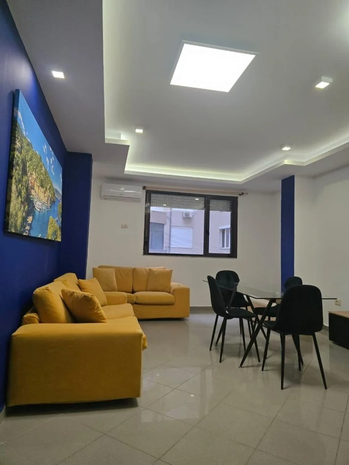 Tirane, jepet me qera apartament 2+1 Kati 2, 100 m² 750 € (Ambasada Amerikane ,Rruga e Elbasanit)