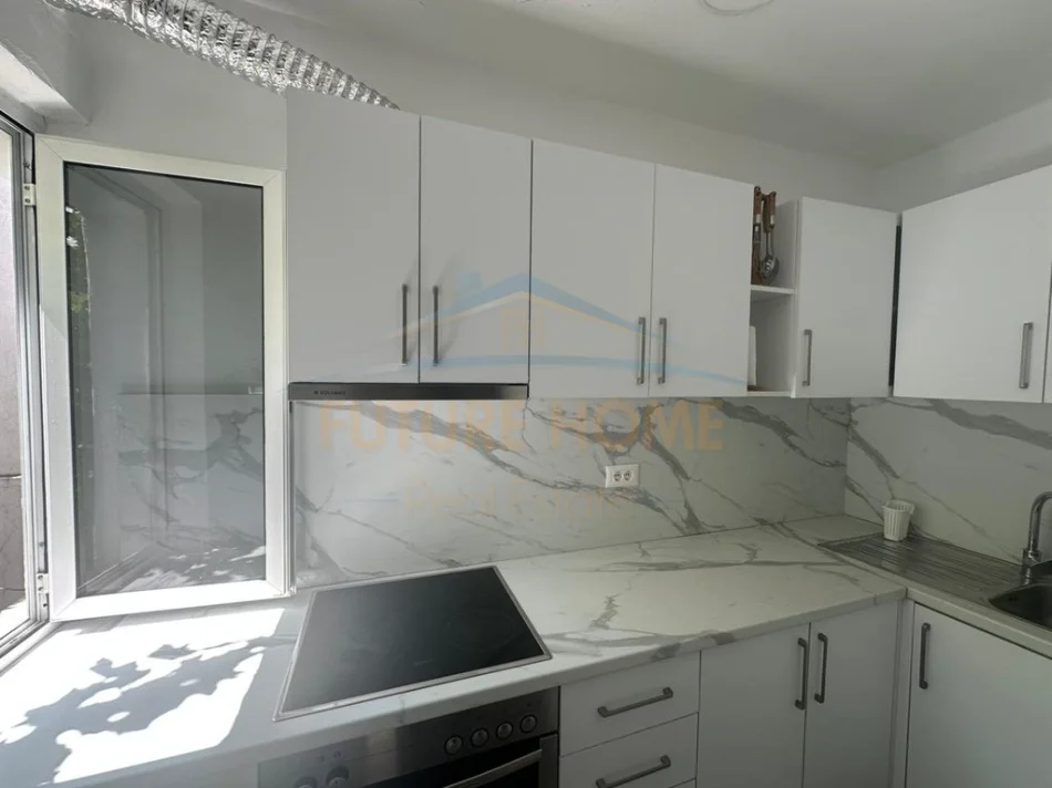 jap me qera apartament 2+1+Ballkon Kati 4, 71 m² 500 € (RRUGA E DIBRES)