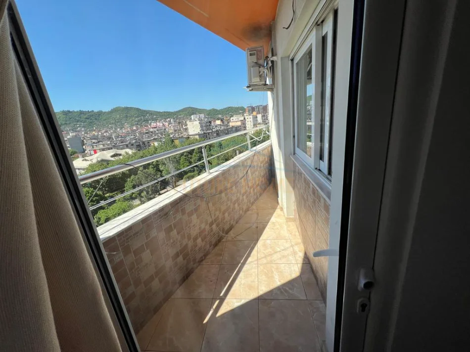 Tirane, shitet apartament+verande | Penthouse 2+1 Kati 6, 160 m² 420.000 € (prane Hilton Hotel)