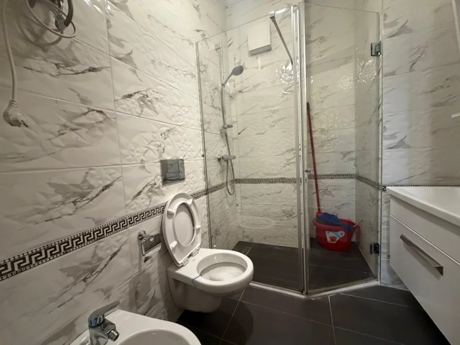 Tirane, jepet me qera apartament 1+1 Kati 2, 61 m² 500 € 