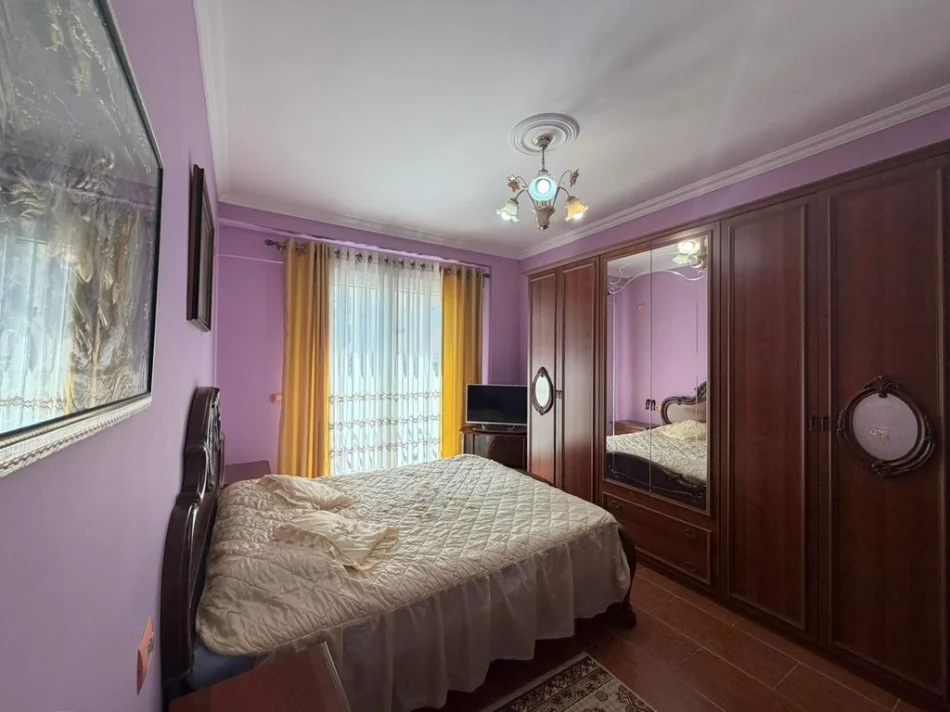 Tirane, jepet me qera apartament 1+1 Kati 2, 61 m² 500 € 