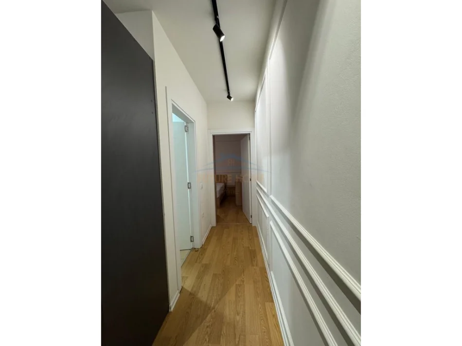 Tirane, jepet me qera apartament 1+1+Ballkon Kati 3, 50 m² 550 € (SELITE)