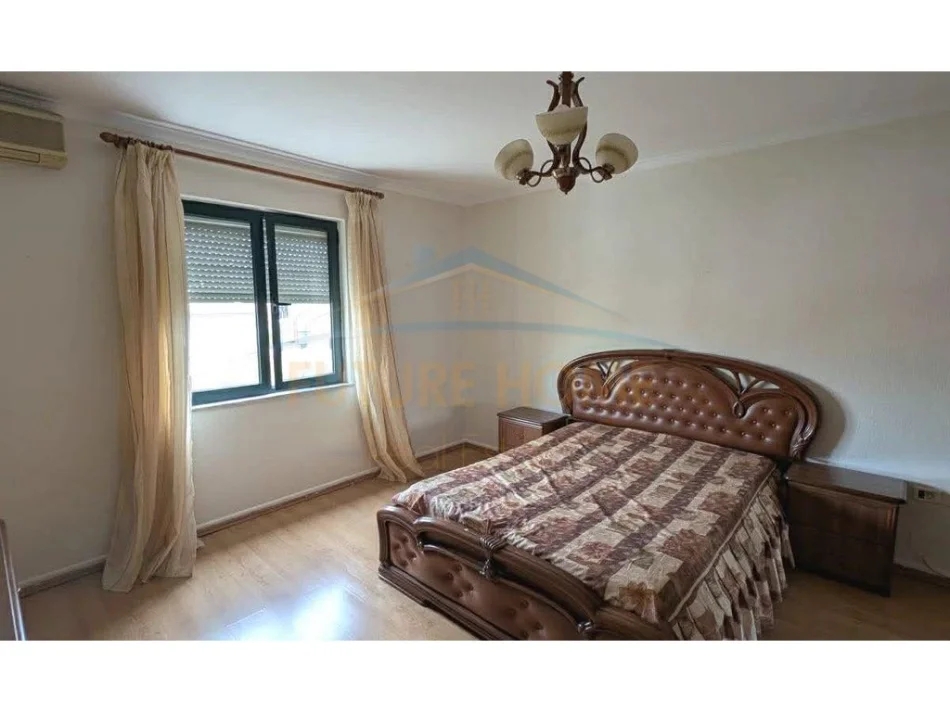 Tirane, shitet apartament 2+1+Ballkon Kati 5, 137 m² 274.000 € 