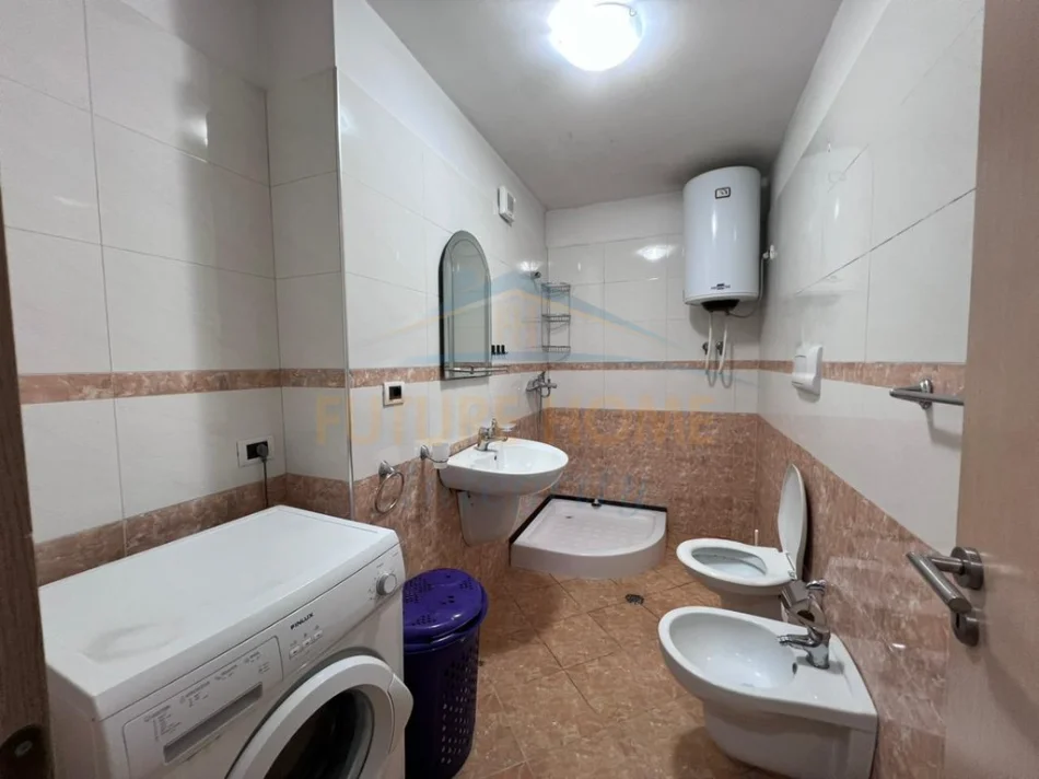 Tirane, jepet me qera apartament 2+1,  Kati 6, 71 m² 578 € (Ish Tregu Elektrik)