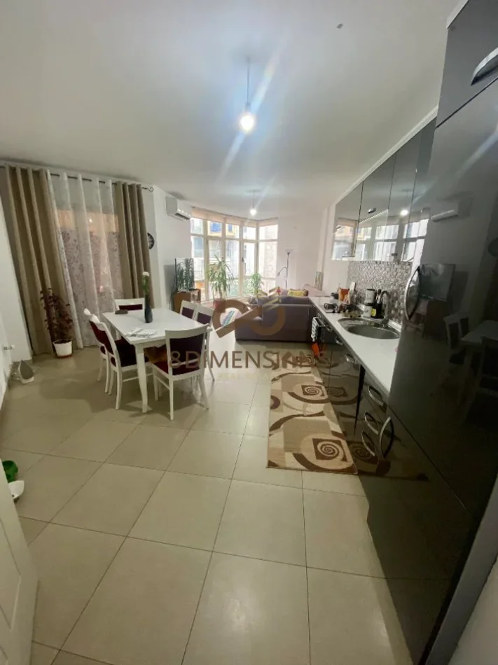 Tirane, shitet apartament 2+1+Ballkon Kati 3, 116 m² 165.000 € (yzberisht)