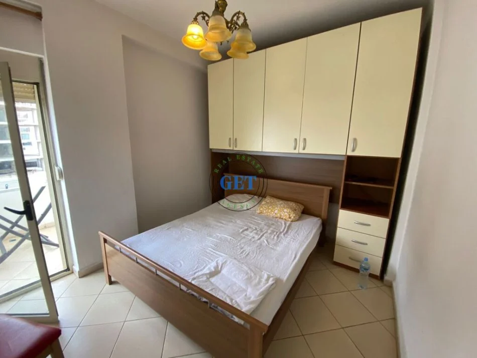 Durres, jepet me qera apartament 2+1+Ballkon Kati 3, 70 m² 300 € (Plazh, Durres.)