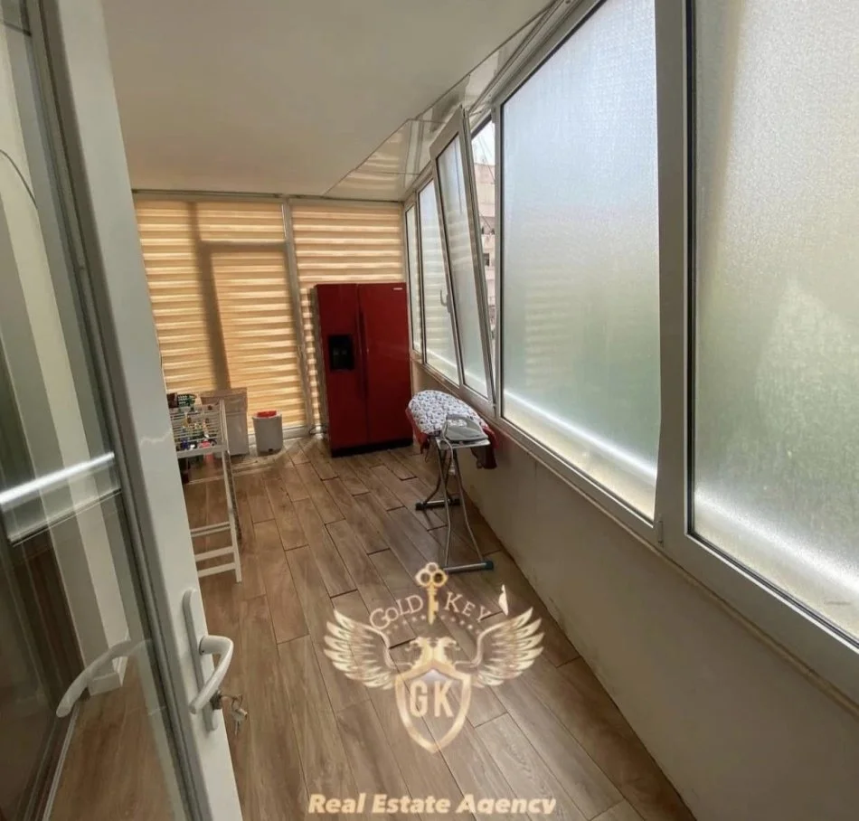 Durres, jepet me qera apartament 3+1+Ballkon Kati 1, 801 € (Vollga)