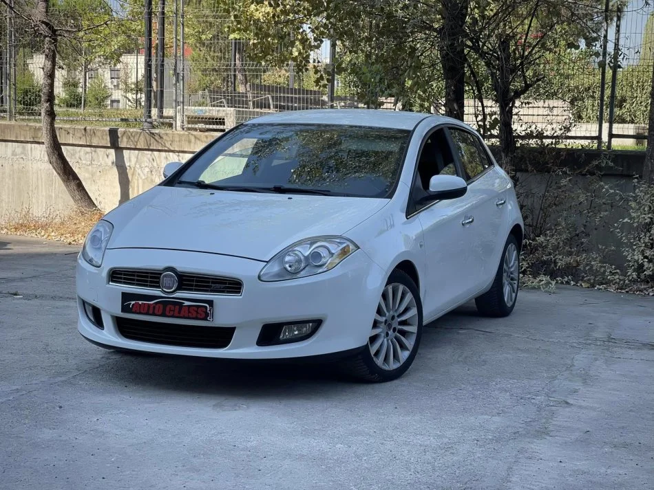 Tirane, shes makine FIAT BRAVO Benzin, e bardhë Klima 130.999 km 4.200 €