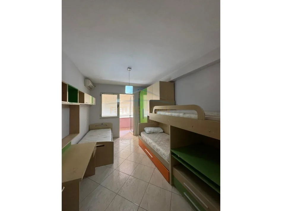 jepet me qera apartament 2+1 Kati 5, 110 m² 550 € (unaza e re)