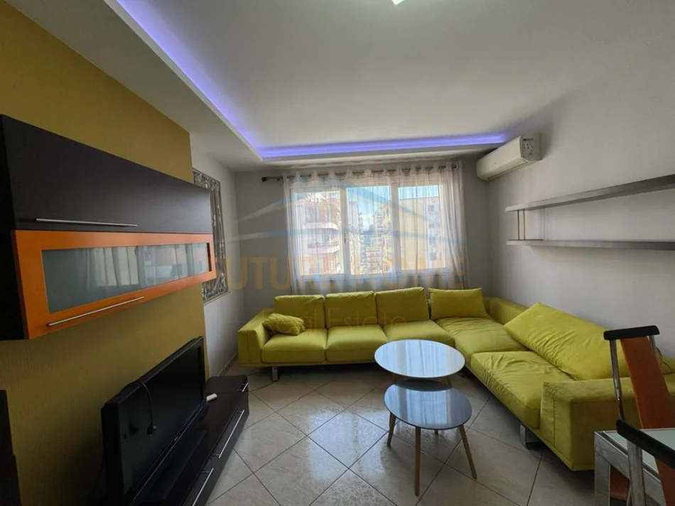 Tirane, jepet me qera apartament 2+1 Kati 5, 110 m² 550 € 