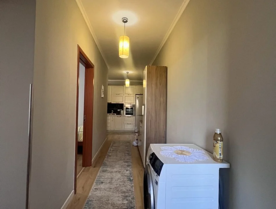Tirane, jepet me qera apartament 2+1+Ballkon , 90 m² 400 € (Restorant Fresku)