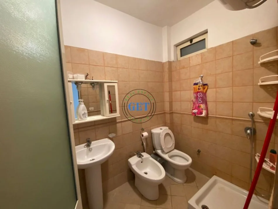 Durres, jepet me qera apartament 2+1+Ballkon Kati 3, 70 m² 300 € (Plazh, Durres.)