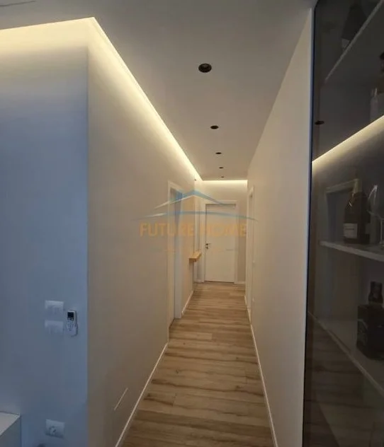 Tirane, shitet apartament 2+1 Kati 5, 103 m² 250.000 € (porcelan)