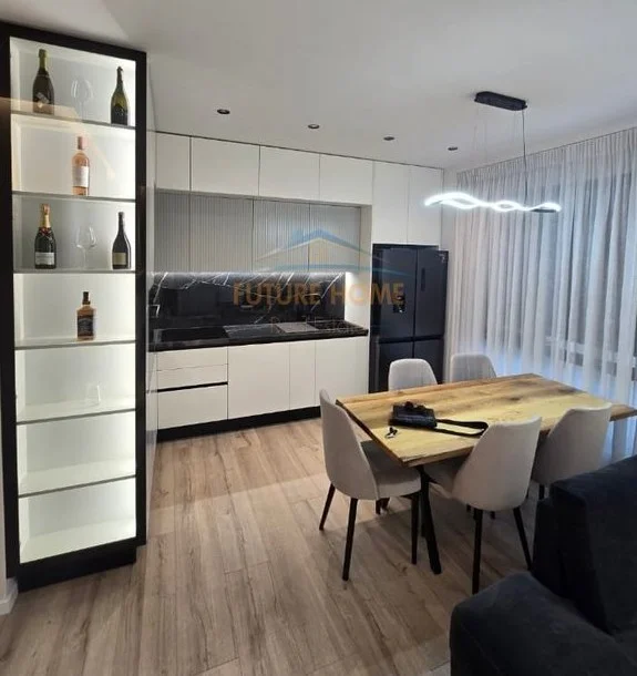 Tirane, shitet apartament 2+1 Kati 5, 103 m² 250.000 € (porcelan)