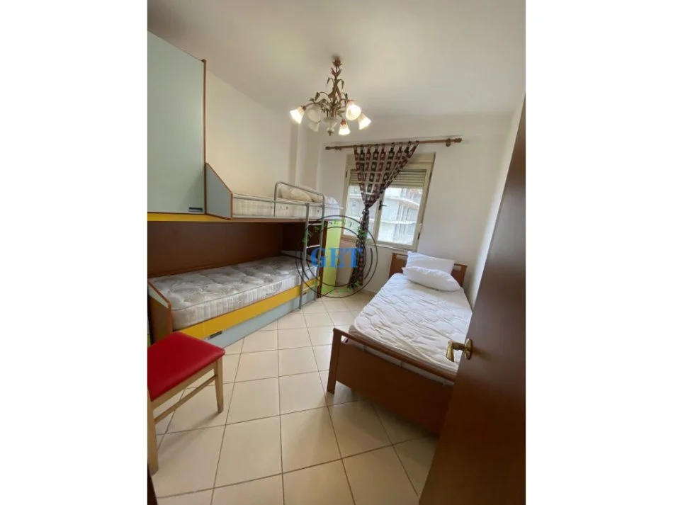Durres, jepet me qera apartament 2+1+Ballkon Kati 3, 70 m² 300 € (Plazh, Durres.)