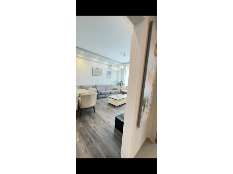 Tirane, shitet apartament 2+1 Kati 6, 93 m² 258.000 € (Kopshti Botanik)