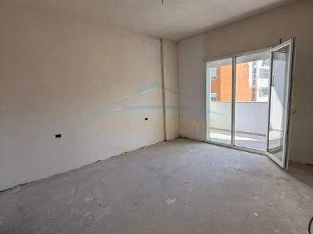 Tirane, shitet apartament 2+1 Kati 5, 98 m² 275.000 € (SHKOLLA E KUQE,RRUGA DERVISH HEKALI)