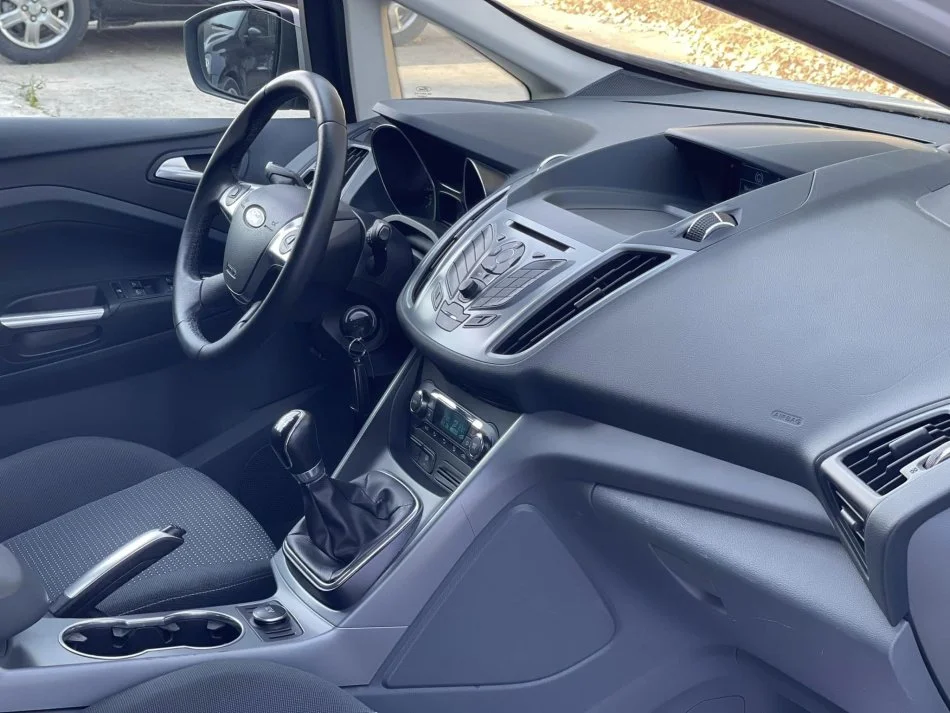 Tirane, shes minivan | minibus FORD C-MAX Benzin+Gaz, e bardhë manuale Klima 162.000 km 5.900 €