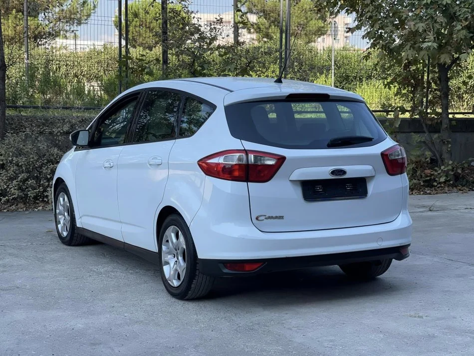Tirane, shes minivan | minibus FORD C-MAX Benzin+Gaz, e bardhë manuale Klima 162.000 km 5.900 €