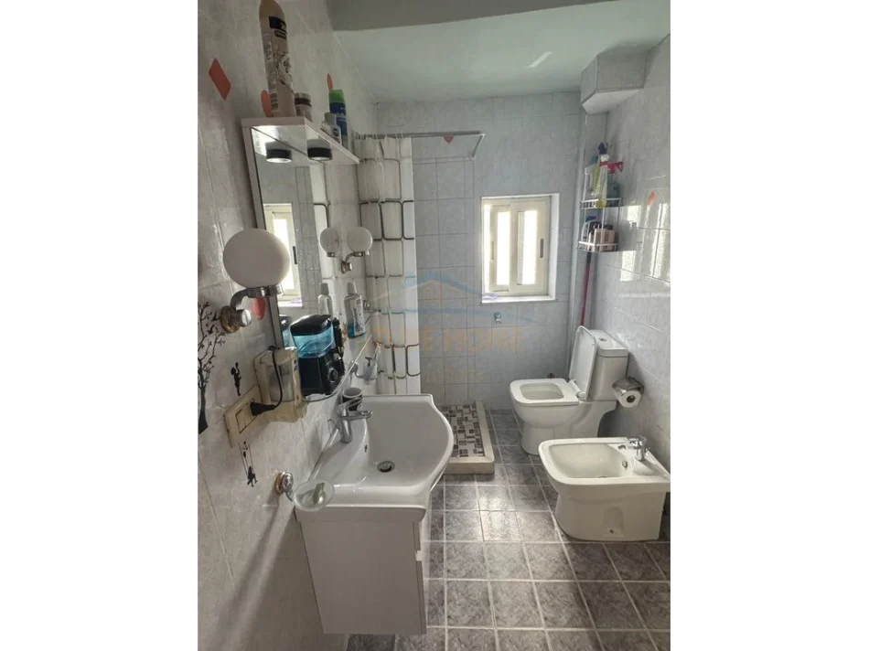 Tirane, shitet apartament 2+1 Kati 3, 65 m² 289.000 € (blloku)