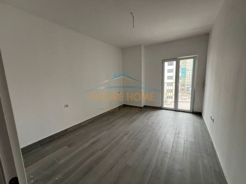 Tirane, jepet me qera apartament 1+1 Kati 5, 72 m² 550 € (zogu i zi)