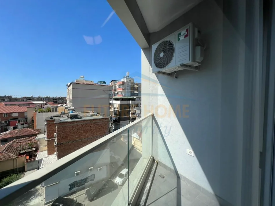 Tirane, Shitet Garsoniere,  Kati 2, 34 m² 95.000 € (Rruga e Dibrës)  Prane Klinikes Ortodokse
