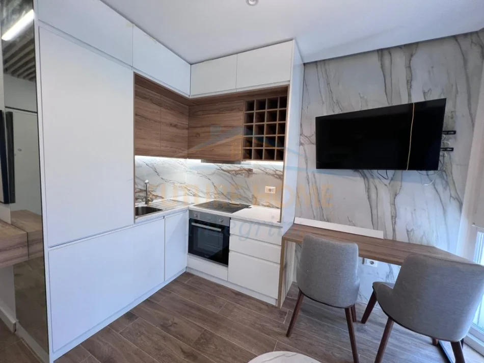 Tirane, jepet me qera garsonier Kati 2, 33 m² 370 € (RRUGA E DIBRES TIRANE)