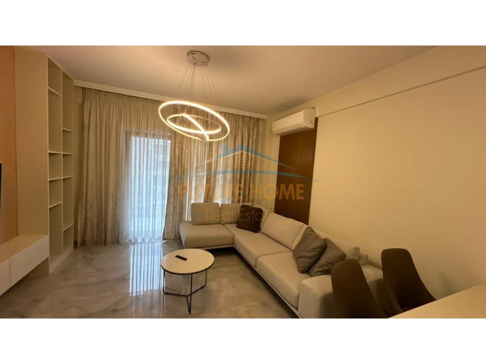 Tirane, jepet me qera apartament 1+1 Kati 4, 70 m² 850 € (Foleja e Gjelbër,Zogu i Zi)