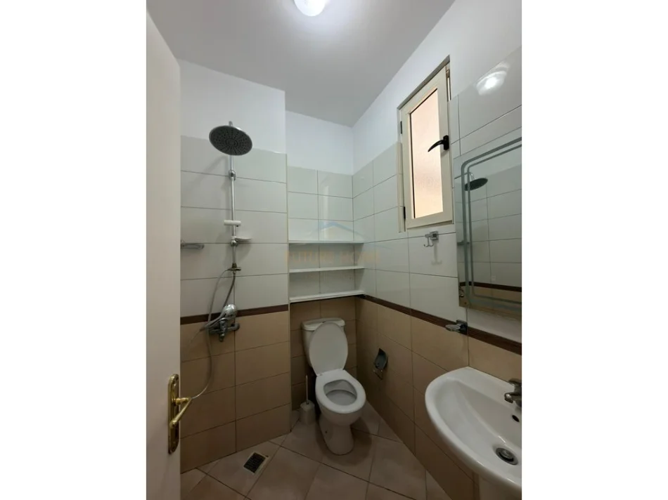 Tirane, shitet apartament 2+1+Ballkon Kati 5, 102 m² 170.000 € (Astir)