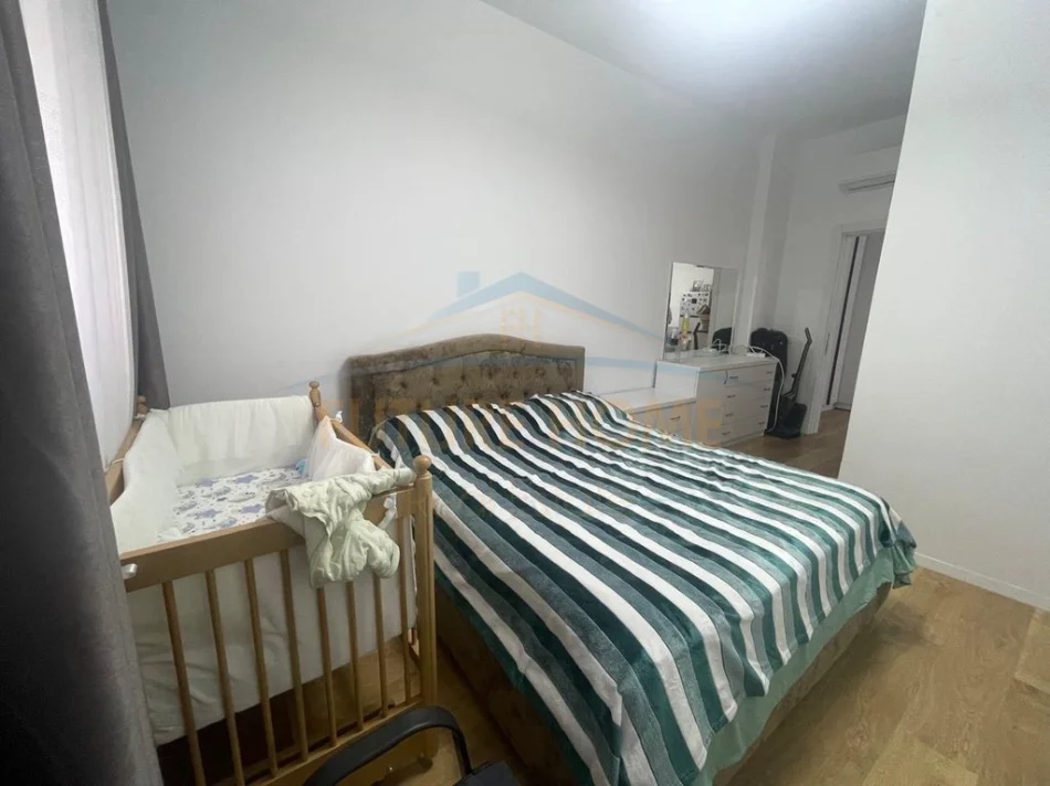SHITET APARTAMENT 1+1 SHKOLLA E KUQE
