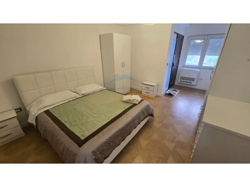 Tirane, shitet apartament 3+1 Kati 6, 142 m² 280.000 € 