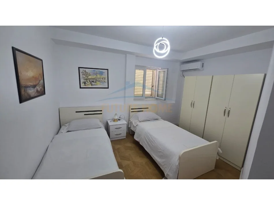 Tirane, shitet apartament 3+1 Kati 6, 142 m² 280.000 € 