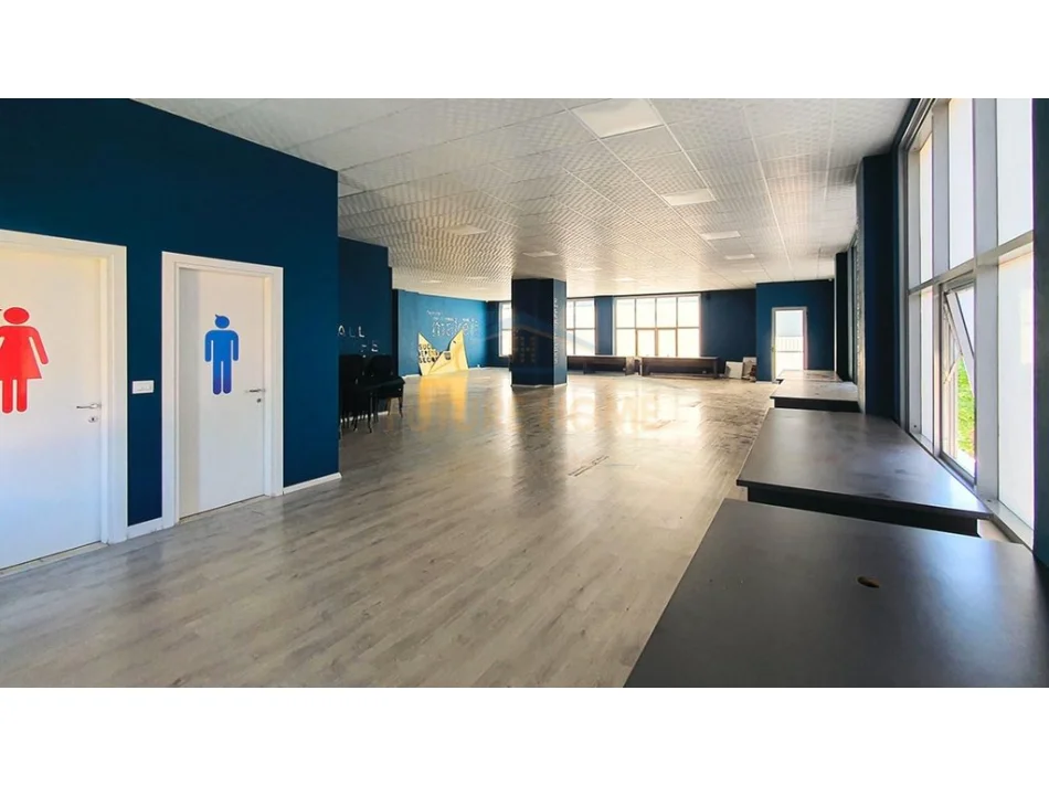 Tirane, shitet ambjent biznesi Kati 1, 229 m² 602.250 € (Rruga e Bardhyl)