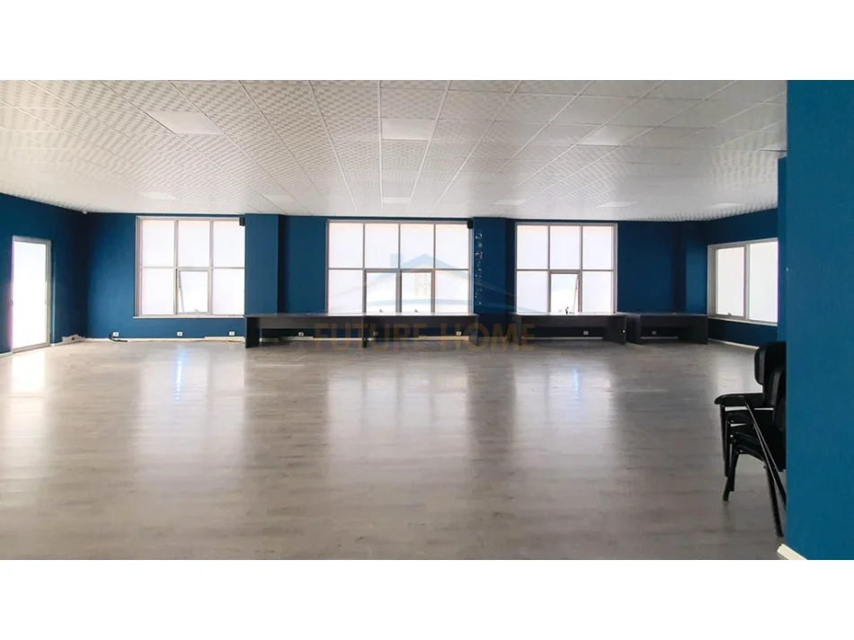 Shqiperi, shitet ambjent biznesi Kati 1, 241 m² 602.250 € (rruga bardhyl)