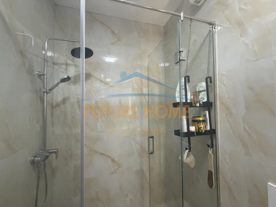 Tirane, shitet apartament 1+1 , 81 m² 149.000 € (Porcelan, prane TV Klan)