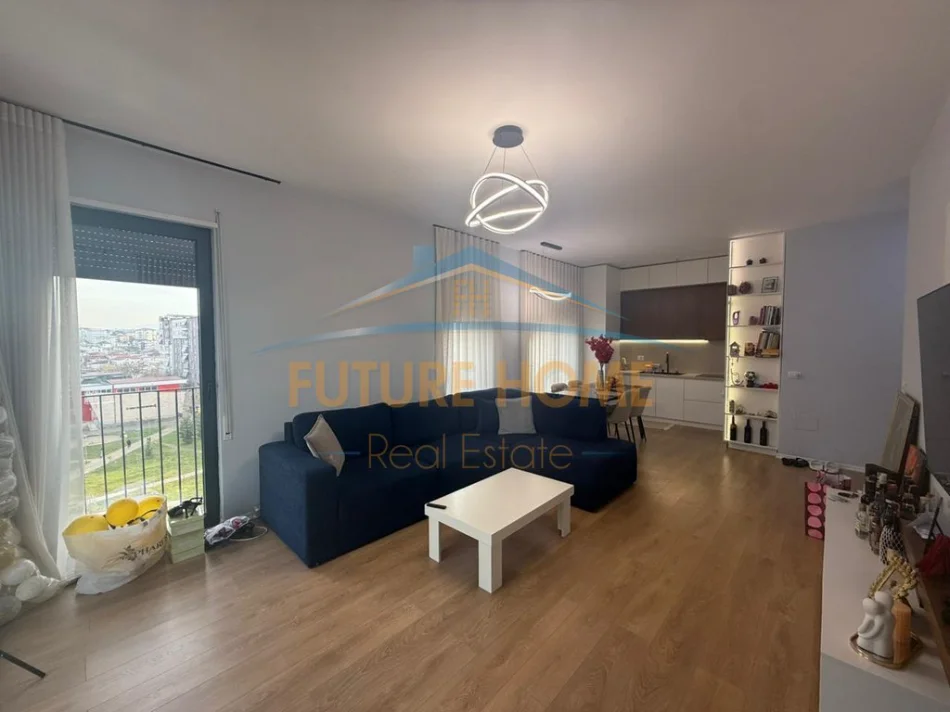 Tirane, shitet apartament 1+1 Kati 5, 82 m² 149.000 € (prane TV Klan, Porcelan)