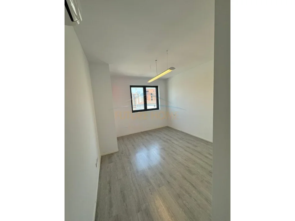 Tirane, shitet apartament 2+1 Kati 3, 250.000 m² 250.000 € (Unaza e Re)