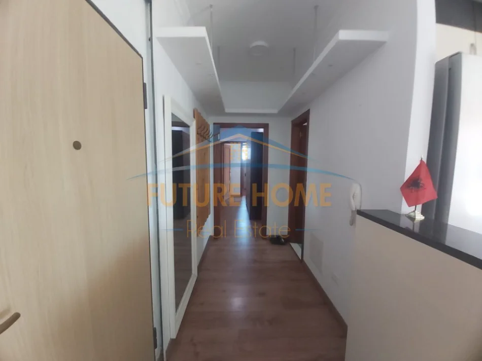 Tirane, jepet me qera apartament 2+1 Kati 8, 99 m² 600 € (Perballe Kompleksit Delijorgji)