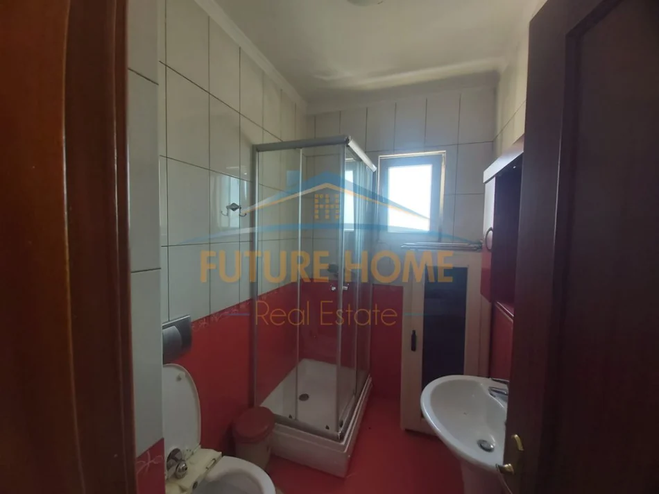 Tirane, jepet me qera apartament 2+1 Kati 8, 99 m² 600 € (Perballe Kompleksit Delijorgji)