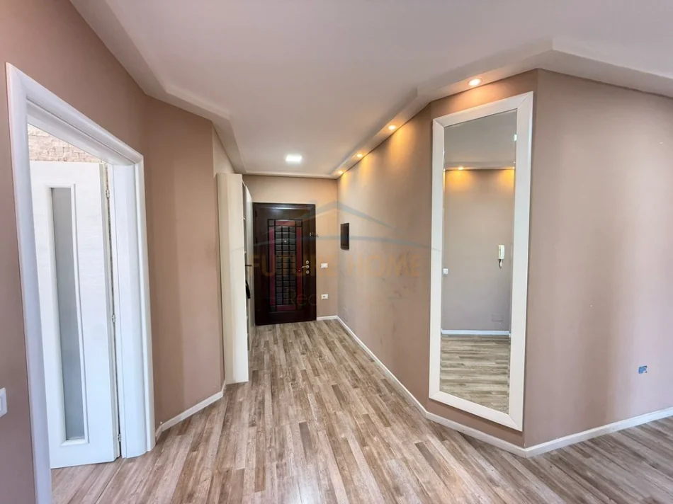 Tirane, shitet apartament 2+1 Kati 4, 126 m² 220.000 € (Selite)