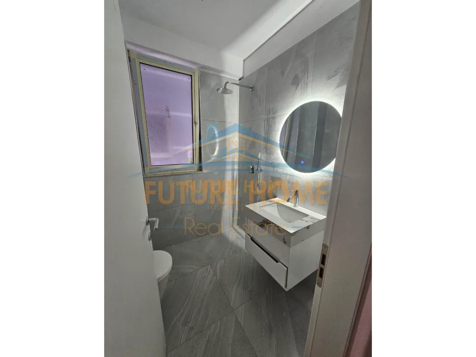 Tirane, jepet me qera apartament 2+1 Kati 1, 154 m² 450 € (SHKOZE)