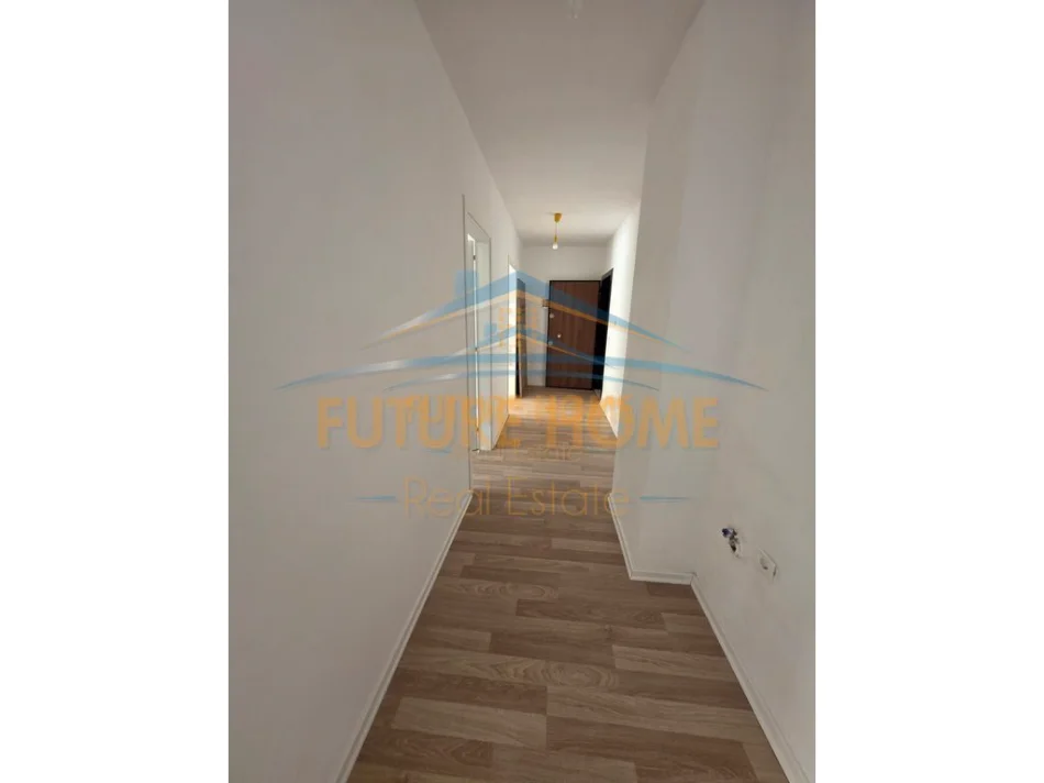 Tirane, jepet me qera apartament 2+1 Kati 1, 154 m² 450 € (Kompleksi Tom Doshi)