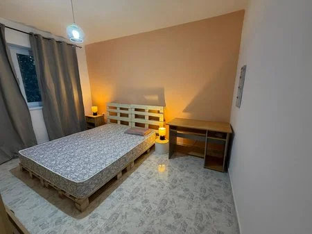 Tirane, jepet me qera 1+1 Kati 2, 55 m² 450 € 